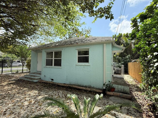 Building Photo - 294 NE 57th St
