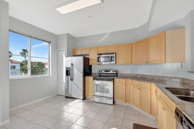 Building Photo - 11020 Legacy Dr