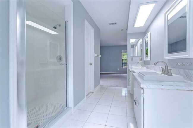 Building Photo - 2038 Crowley Cir W