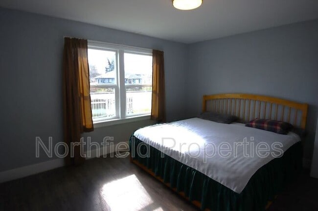 Building Photo - 1905 Fourth St