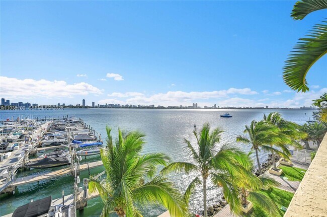 Building Photo - 7601 E Treasure Dr