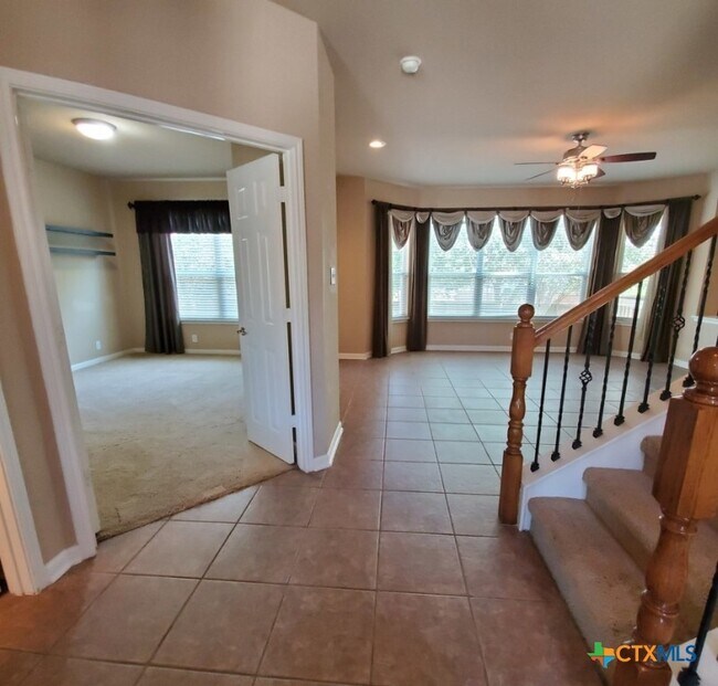 Building Photo - 310 Royal Troon Dr