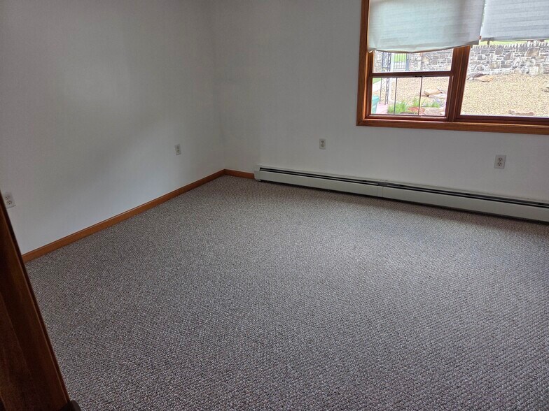 Bedroom - 2554 William Penn Ave