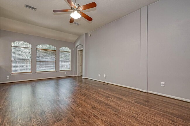 Building Photo - 118 N Willow Point Cir