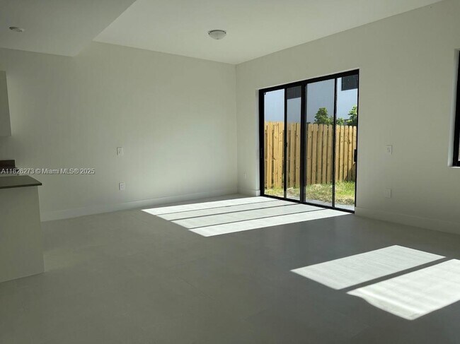 Building Photo - 34500 SW 190th Ave
