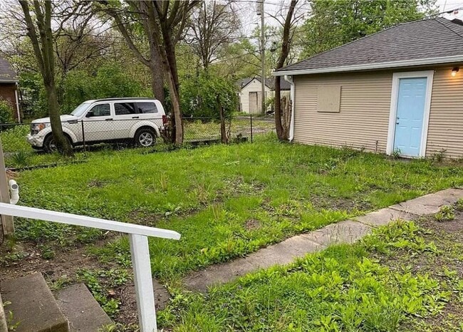 Building Photo - 2624 E 17th St