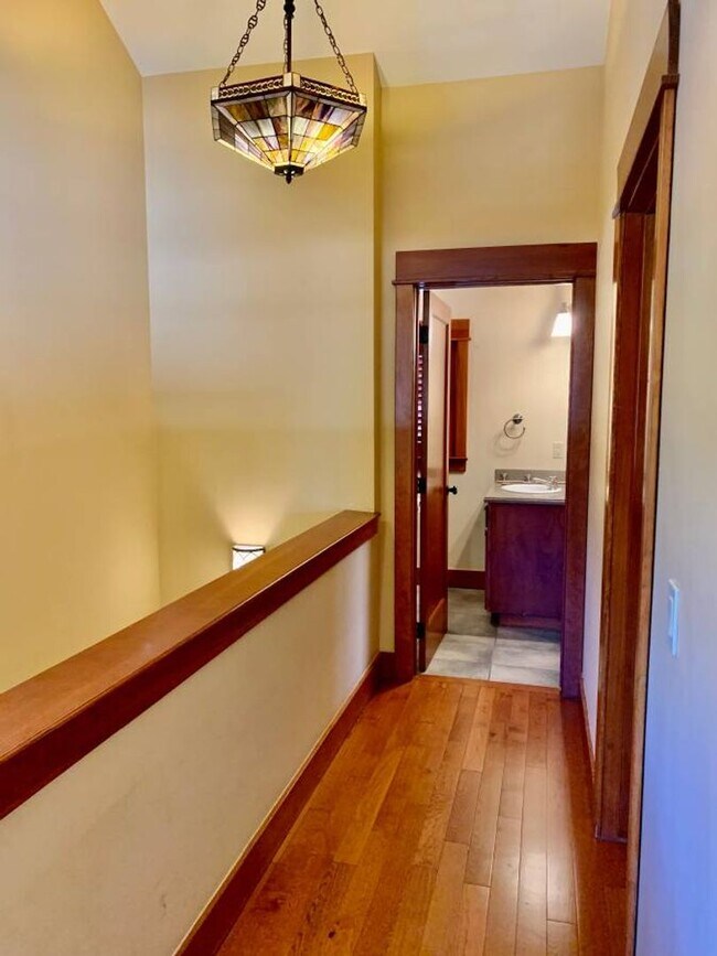 Building Photo - 3 Bedroom/2 Bath Downtown SLO