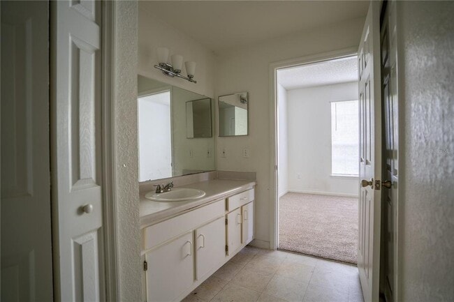 Building Photo - 13037 Mulberry Park Dr