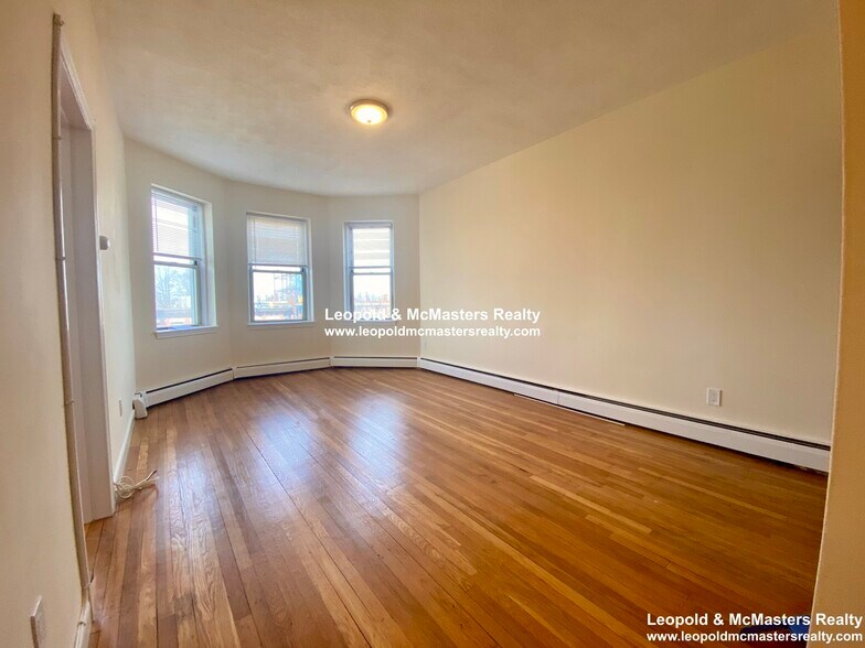 Building Photo - 1152 Commonwealth Ave