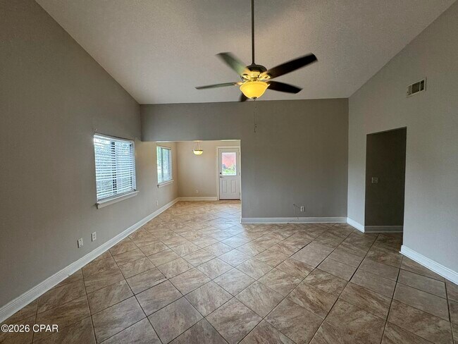 Building Photo - 116 Christie Ln