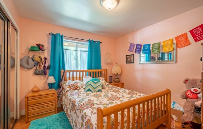 Building Photo - Three Bedroom Bayfield House Available for...