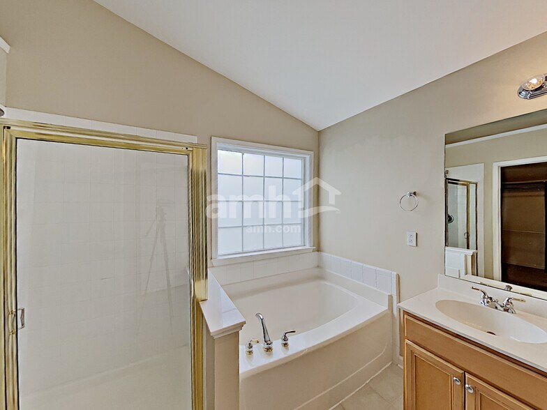 Building Photo - 2632 Back Creek Chase