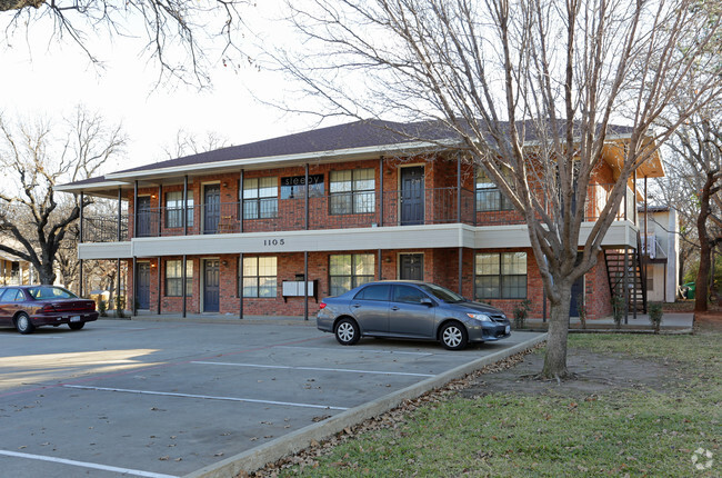 Primary Photo - Sleepy Hollow Apartments