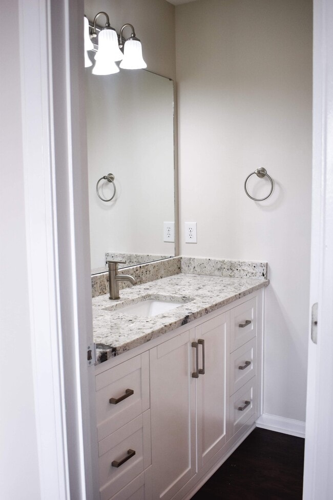 Building Photo - Deveron Townhome