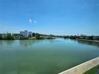 Building Photo - 7425 Bay Island Dr S