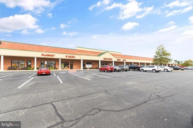 Building Photo - 564 Radford Terrace NE