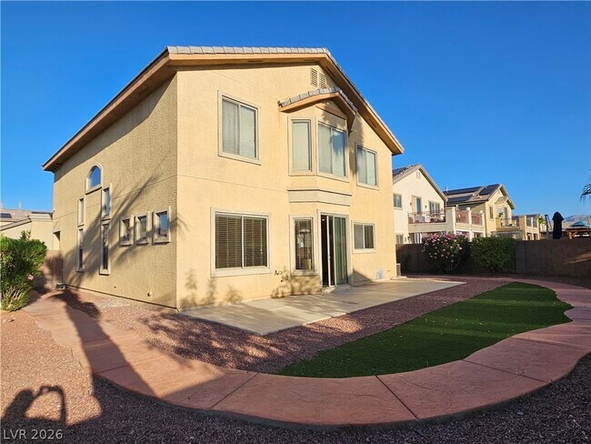 Building Photo - 5604 Pacesetter St