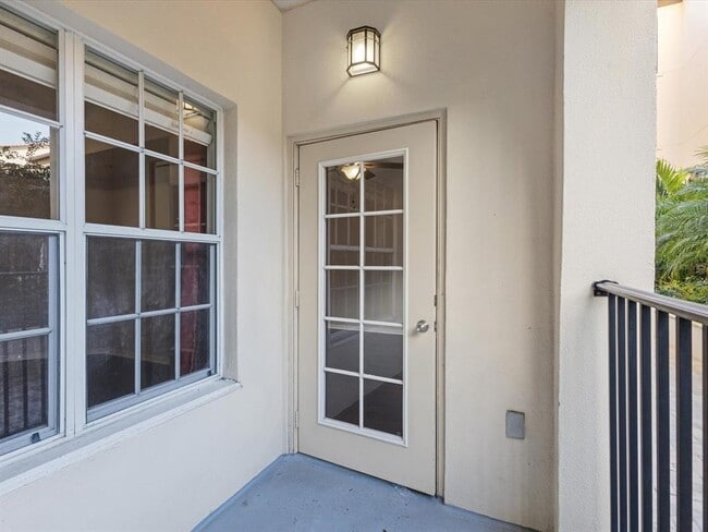 Building Photo - 200 4th Ave S