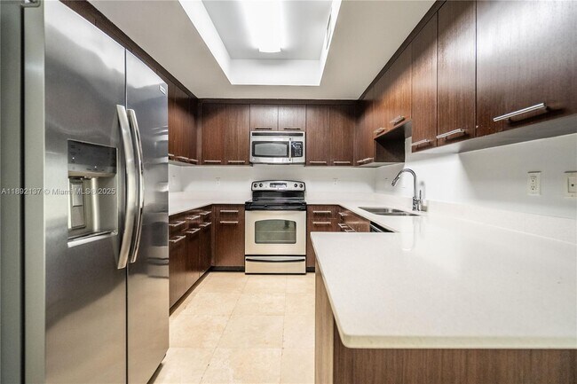 Building Photo - 300 Majorca Ave