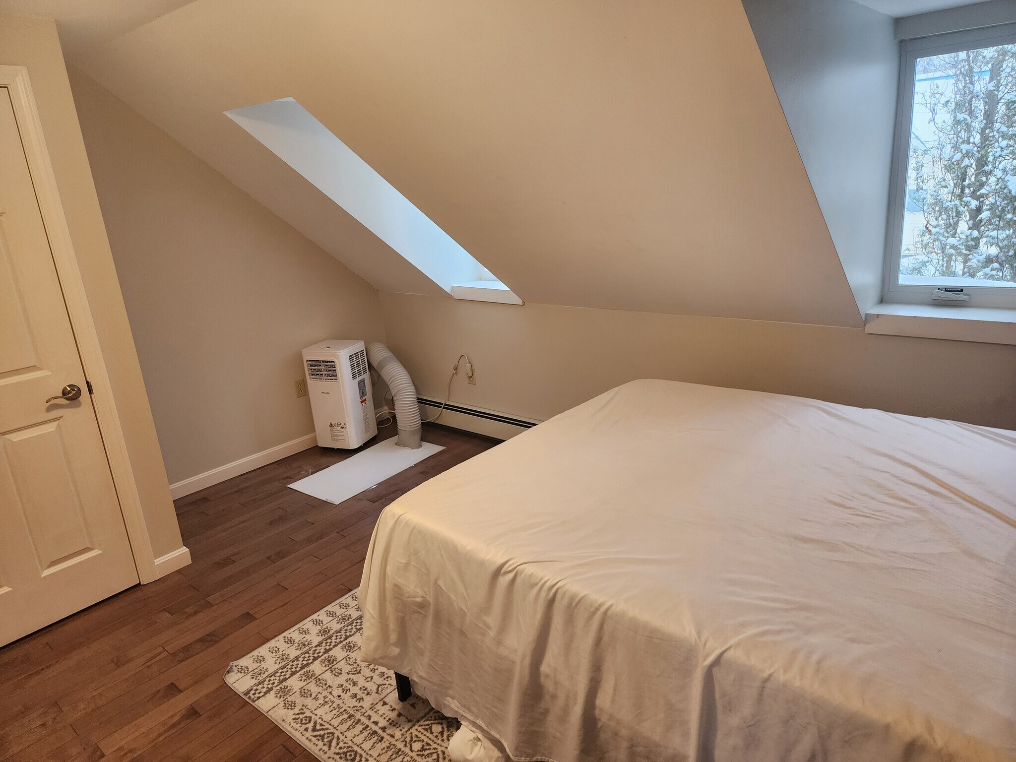 Guest bedroom #2 (queen bed in images) - 79 Main St