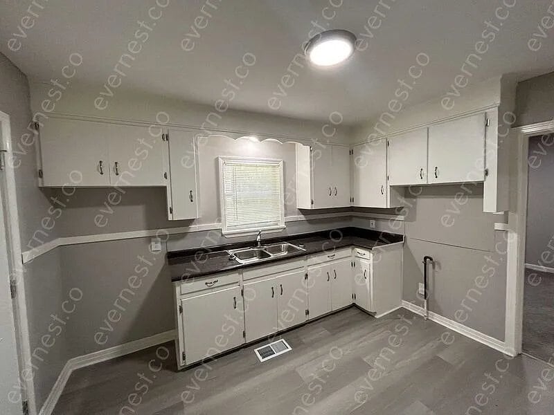 Building Photo - 1042 Winn St