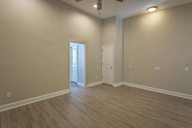 Building Photo - 2170 Capital Cir SE