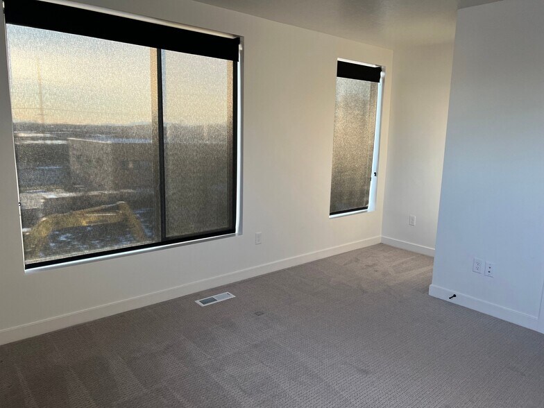 Building Photo - 351 W 800 N