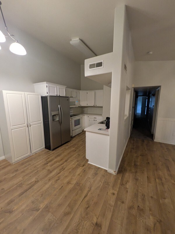 Building Photo - 1255 W 1520 N