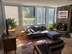 Building Photo - 136 Lance Ln