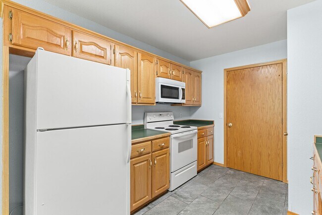 Building Photo - 3 Bedroom, 2 Bathroom Home in Republic Sch...