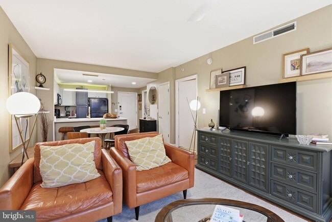 Building Photo - 350 G St SW