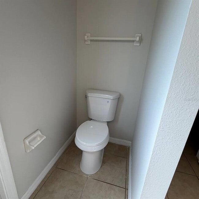 Building Photo - 535 Rollins Dr