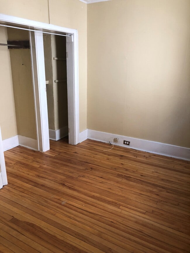 Building Photo - 15 LLC-54 Sailly Avenue