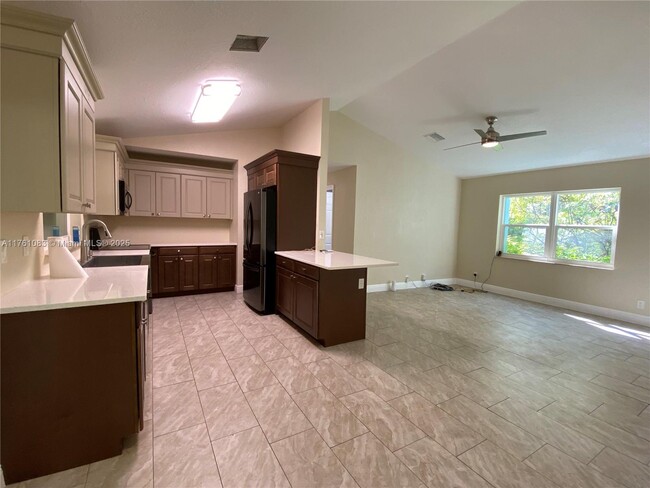 Building Photo - 15705 66th Ct N