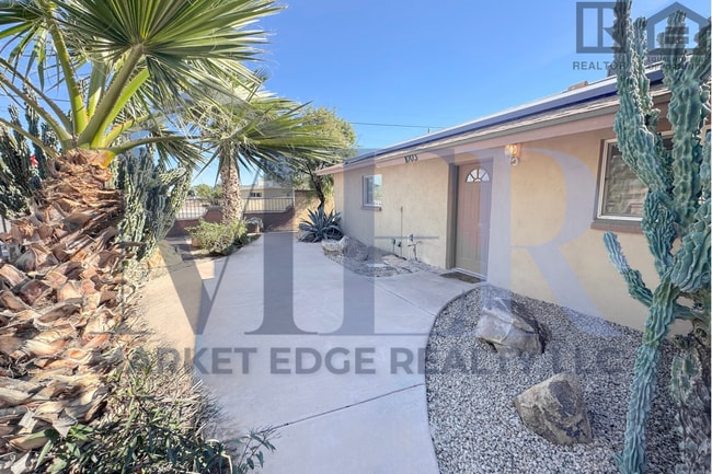 Building Photo - 5Bed/5Bath House at University Dr/Priest Dr! Move-In Ready on 05/07/2026! - 4 CAR CARPORT! NO HOA!