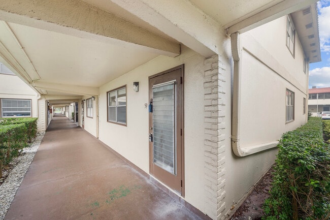 Building Photo - 59 Saxony B