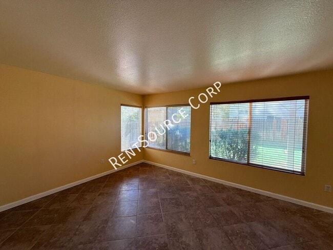 Building Photo - 1602 W Ave H-4