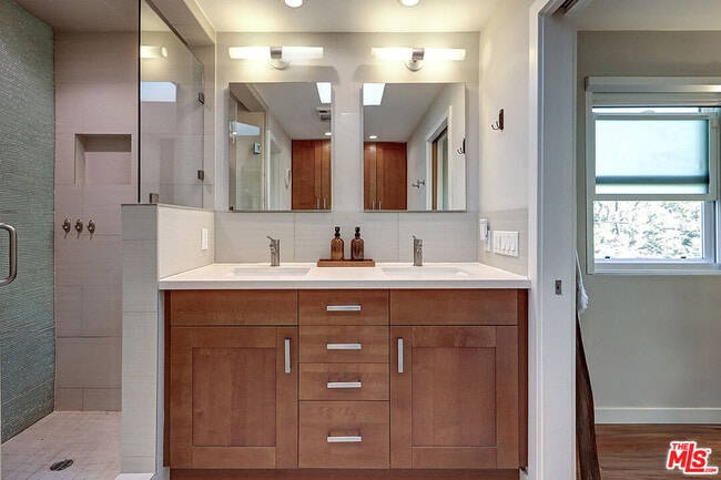 Building Photo - 8326 Ridpath Dr