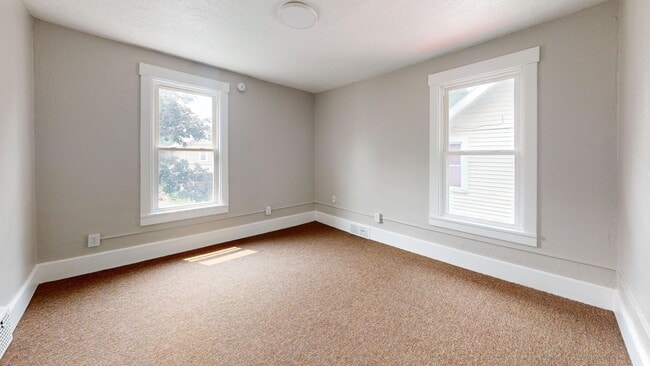 Building Photo - 703 Excelsior Ave