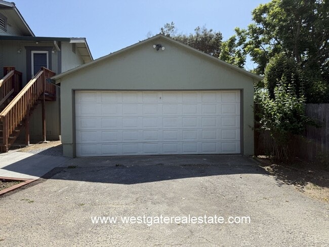 Building Photo - 1360 Skillman Ln