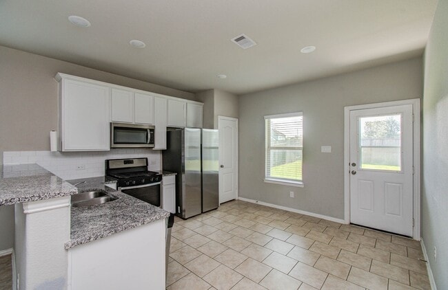 Building Photo - 7427 French Quarter Ct