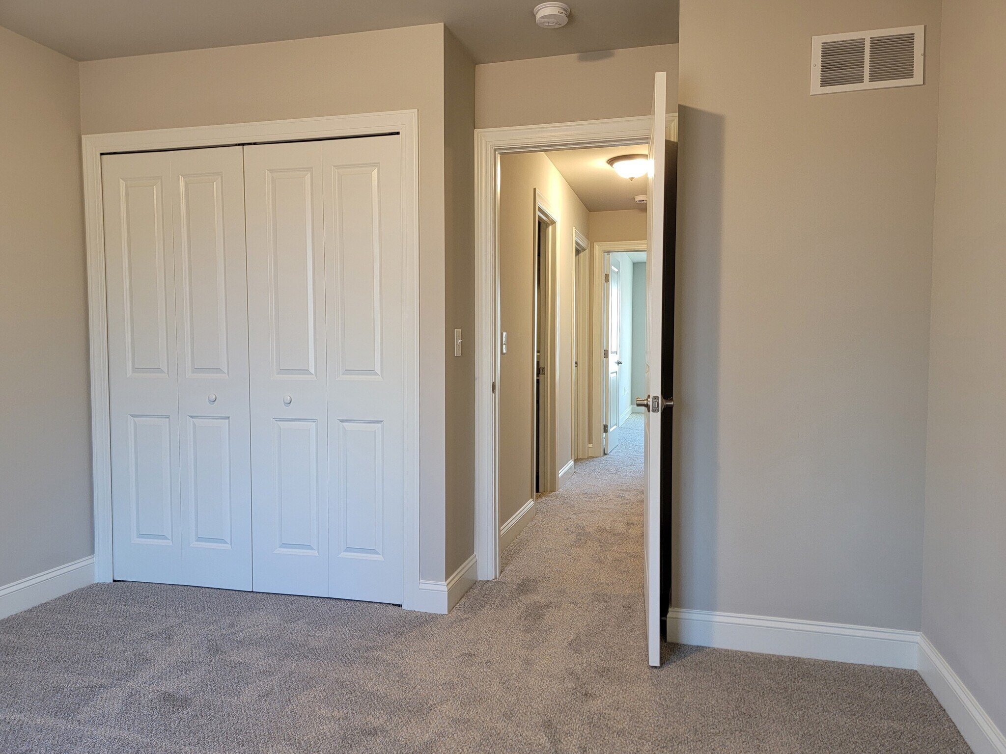 Building Photo - 227 Sage Blvd