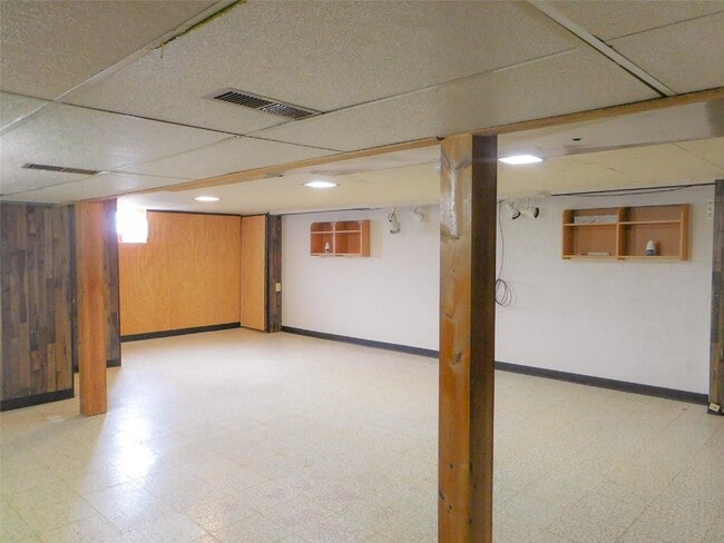 Building Photo - 2031 Ranchdale Dr