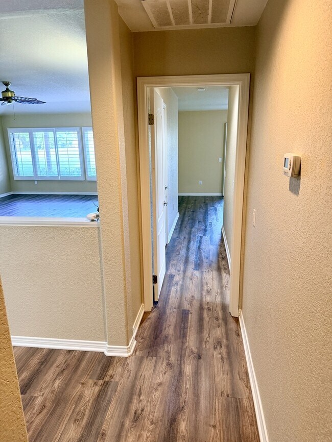 Building Photo - 38441 Oaktree Loop