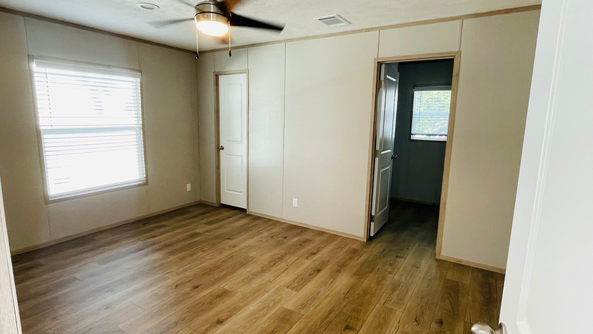 Primary bedroom - 1192 Village St