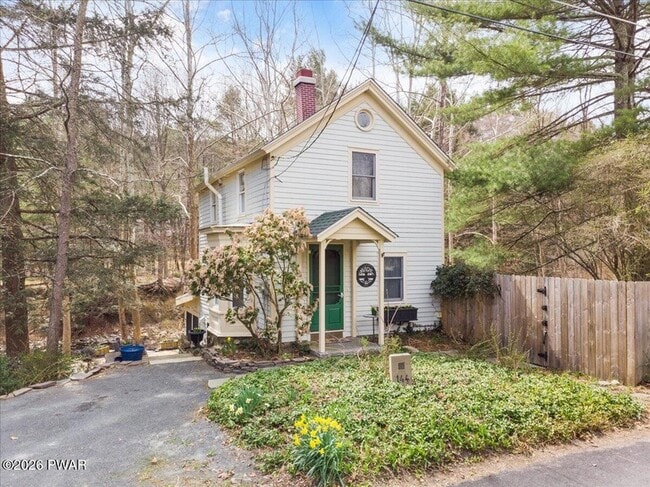 Building Photo - 144 Sawkill Ave