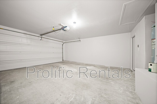 Building Photo - 4417 Briarwood Dr