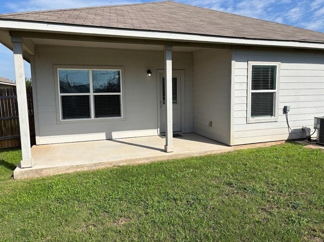 Building Photo - 3601 Batson Dr