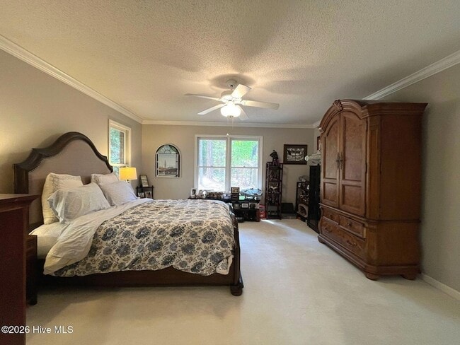 Building Photo - 100 Bridle Path Cir