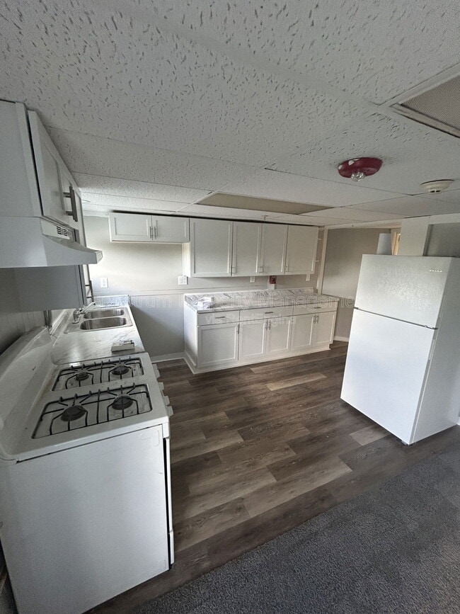 Building Photo - 10 Railroad Square